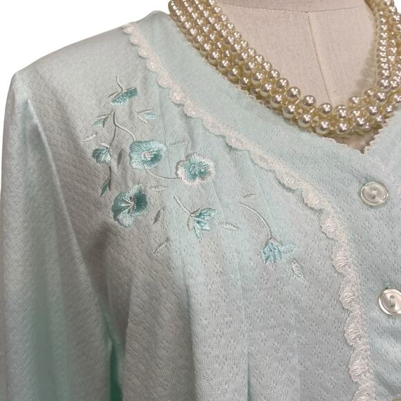 NWT Miss Elaine Cuddleknit Pastel Green Embroidered Nightgown Women’s size L - Picture 3 of 10